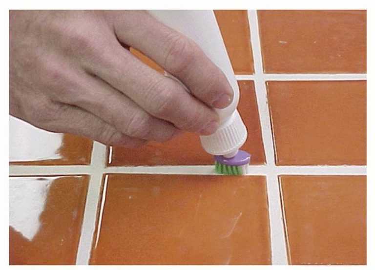 Краска для напольной плитки: какую использовать и чем оттереть?