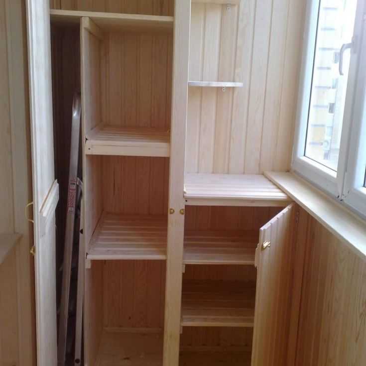 Как сделать шкаф на балконе своими руками из доступных материалов