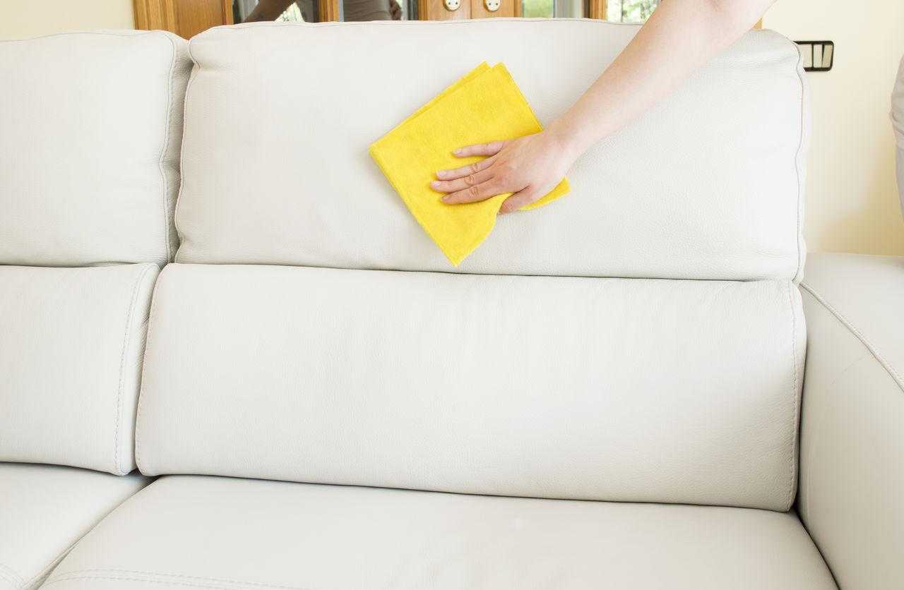 Как в домашних условиях почистить диван быстро и эффективно