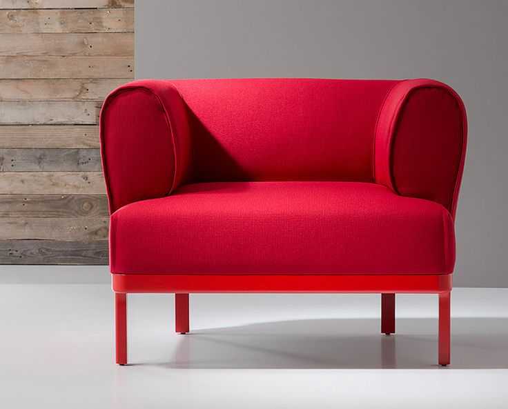 Красное кресло — красная мебель в интерьере, с жучками