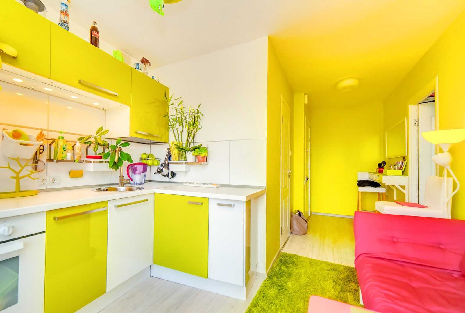Кухня желтого цвета в интерьере