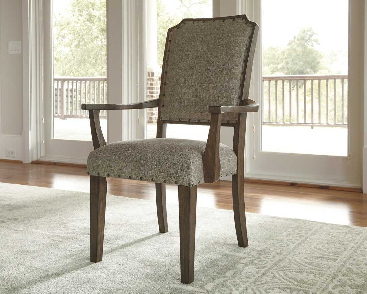 Мягкие стулья с подлокотниками: как правильно выбрать?