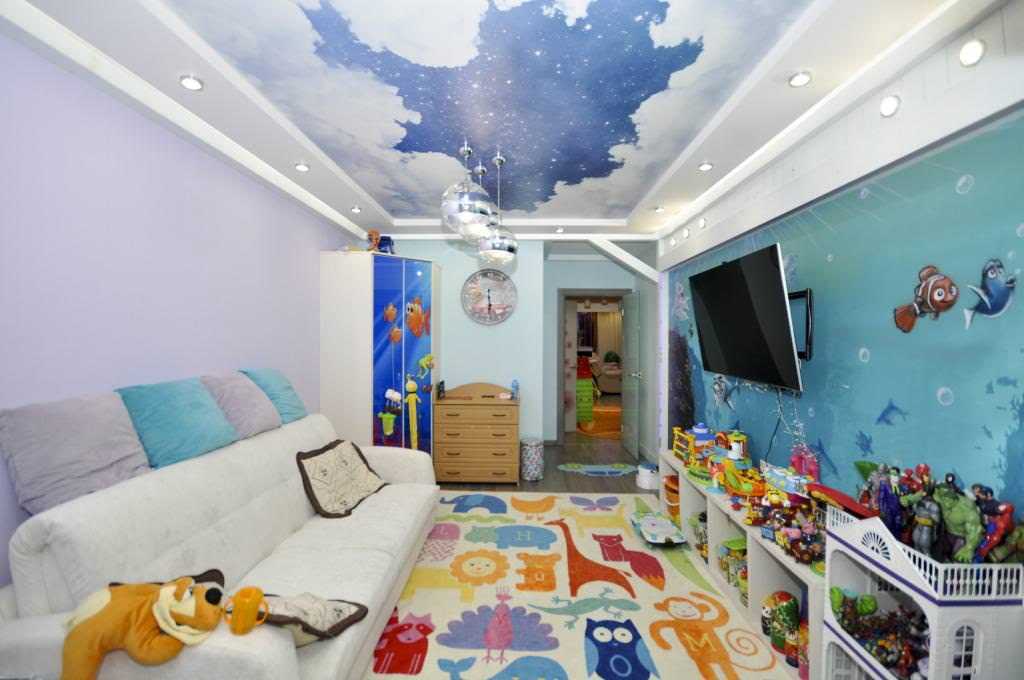 Натяжной потолок в детской комнате. фото дизайнов. как правильно выбрать.