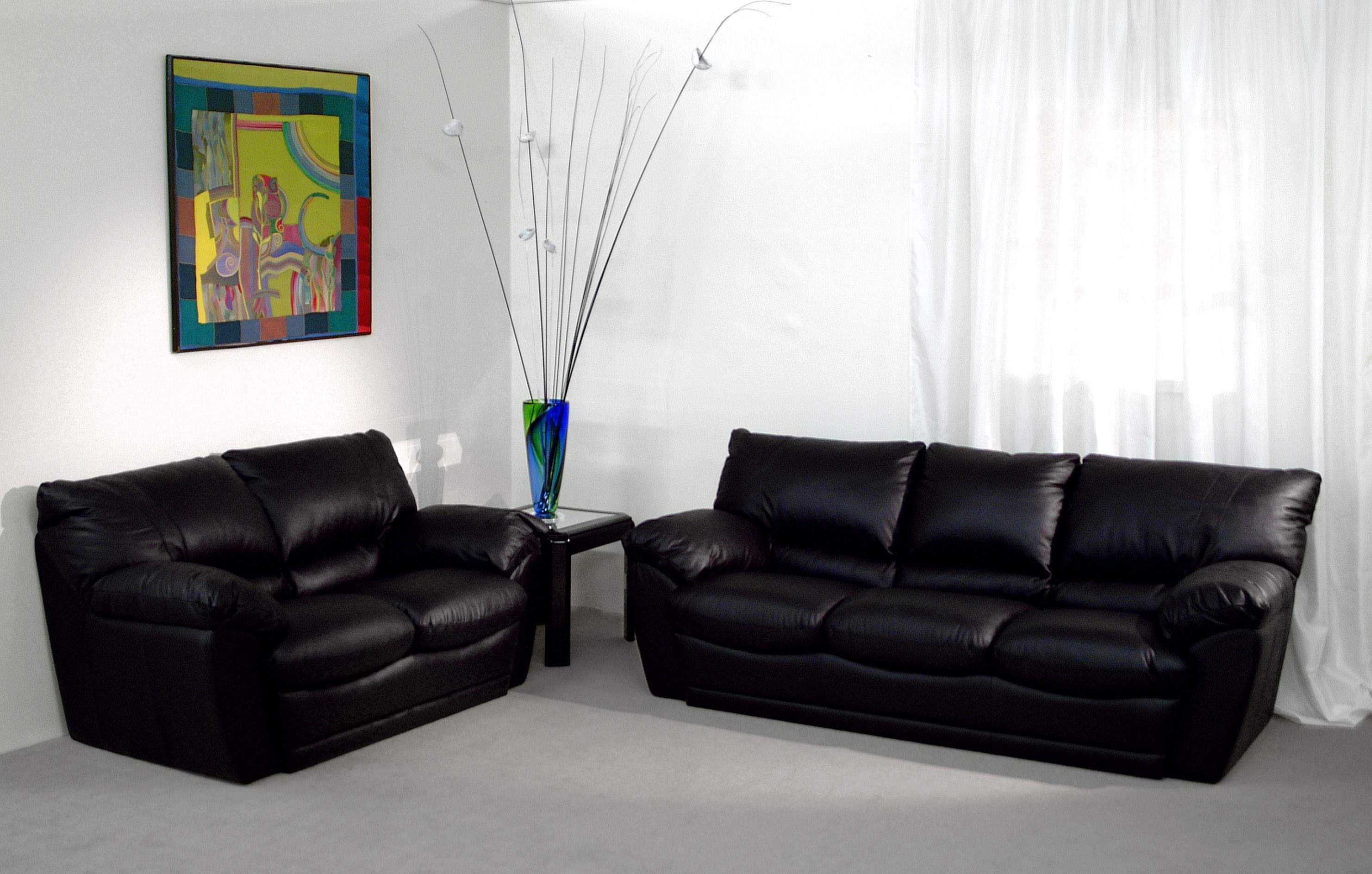 Серый диван для гостиной – универсальное решение для стильного интерьера