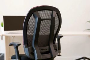 Тишина в зале начинается с кресла: как выбрать, установить и не пожалеть
