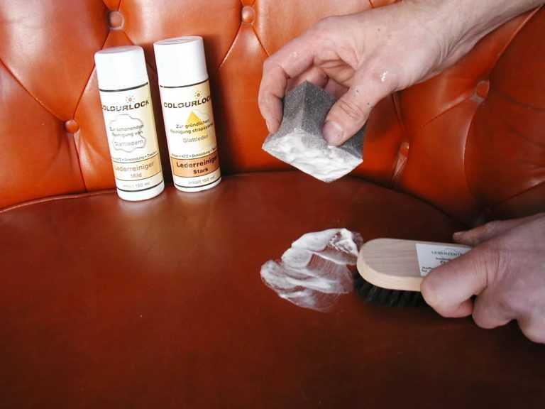 Как оттереть кожаный диван от следов шариковой ручки: чем вывести чернила