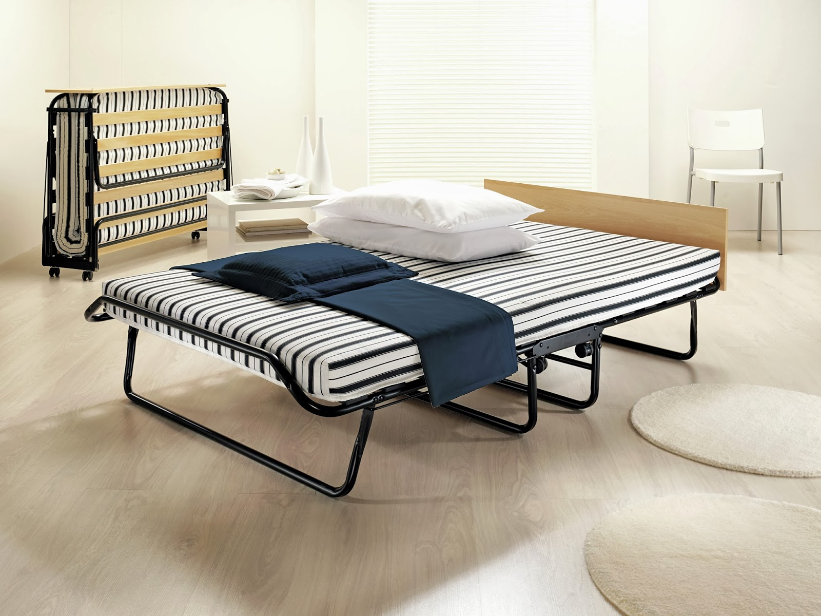Разновидности раскладных кроватей, конструкции и размеры