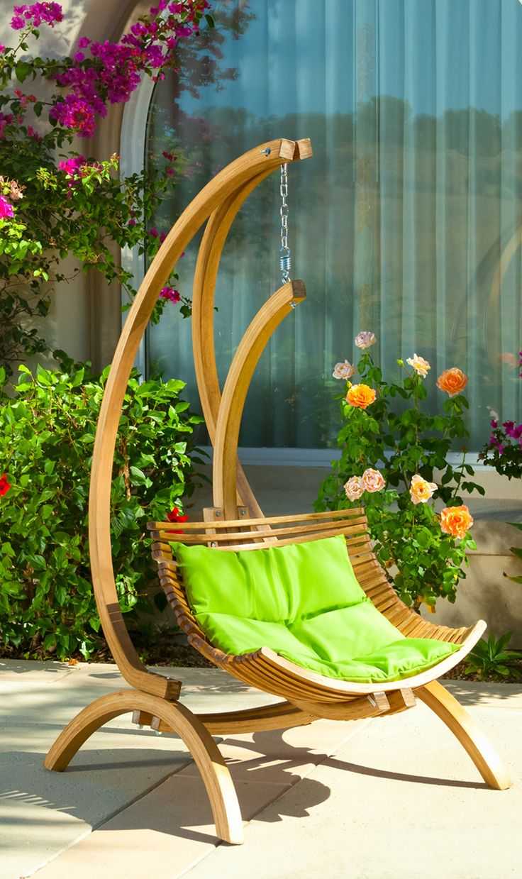 Подвесные садовые кресла: особенности и выбор
