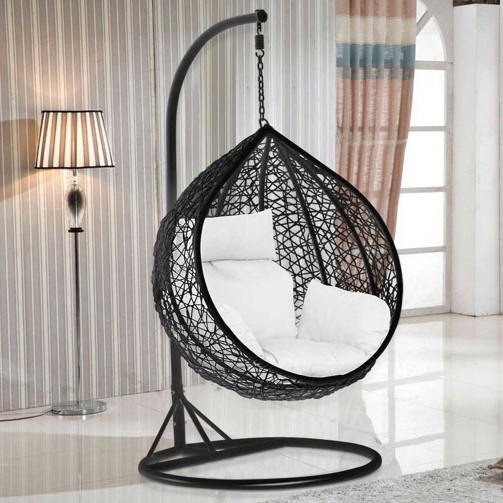 Плетеное подвесное кресло: круглое кресло-качалка на стойке, с макраме