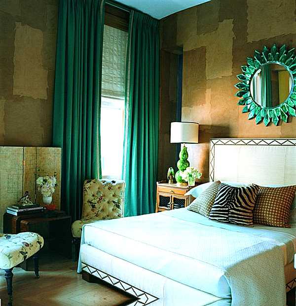 Зеленый диван в интерьере гостиной: фото изумрудных, оливковых моделей