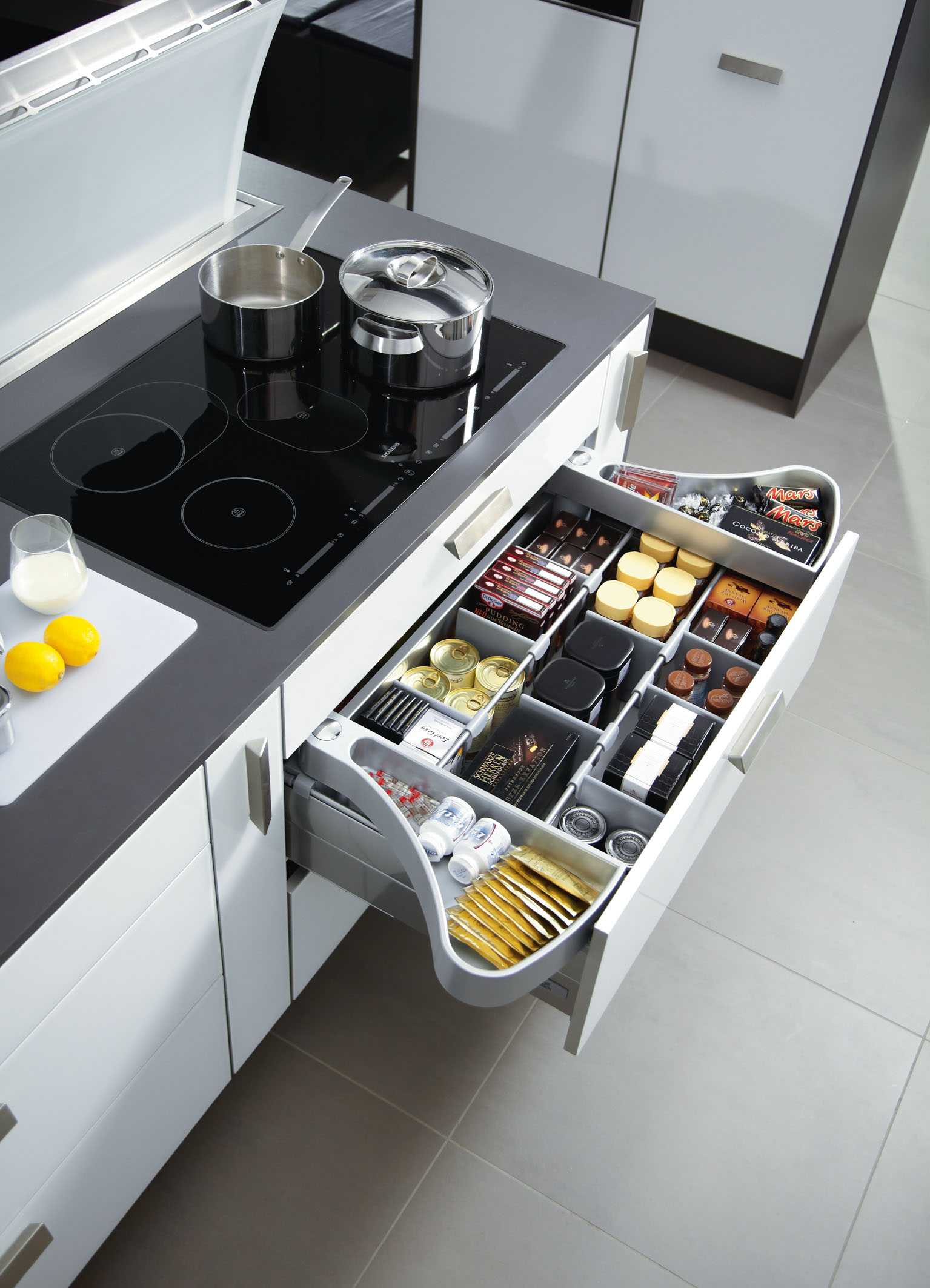 Наполнение для кухонных шкафов: виды модулей, советы по установке