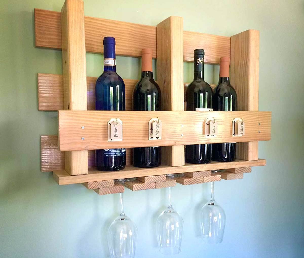 Шкаф для вина из дерева: типы, особенности конструкции и размещение в интерьере