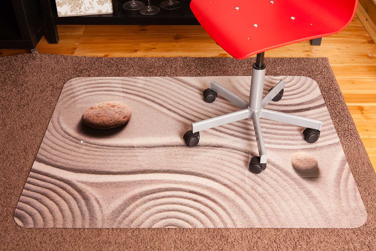 Защитный коврик для компьютерного кресла — гарантия сохранности любимых ковров и паркета