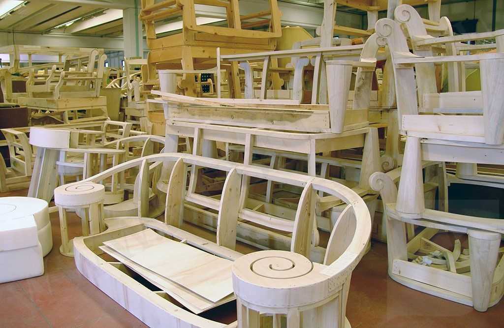 Как сделать мебель из дерева своими руками?