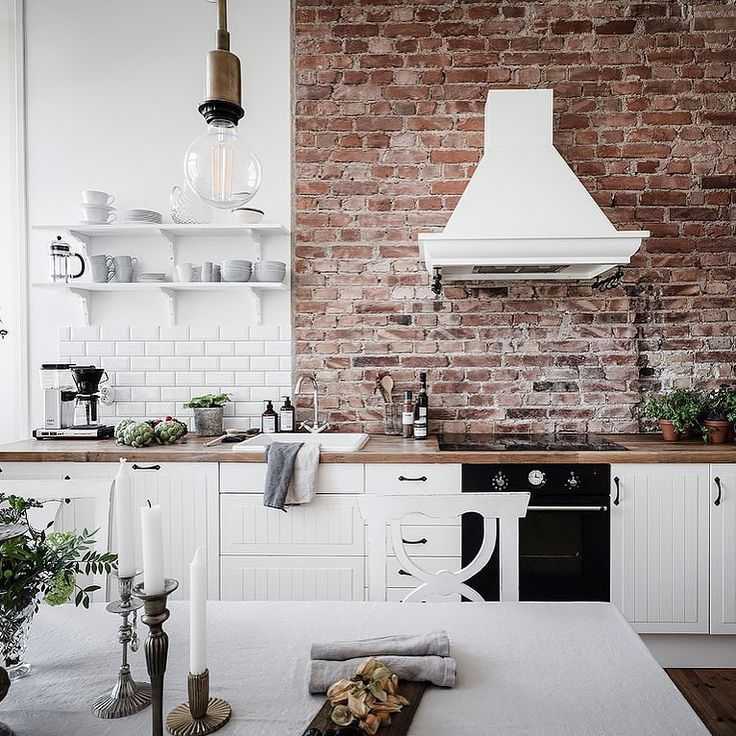 Кирпич на кухне (63 фото): кухня из кирпича в интерьере, дизайн кухни под кирпич и варианты отделки помещения белым и красным кирпичом