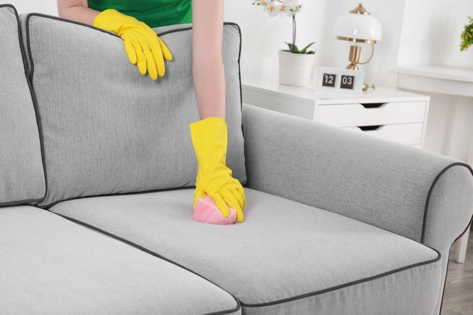 Как почистить диван от засаленности в домашних условиях? чем отмыть диван из ткани от грязи и старой затертости? как очистить от засаленных пятен?