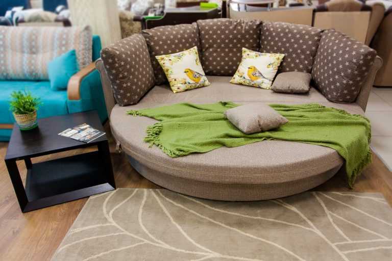Серый диван: дизайнерские секреты применения в современном интерьере (135 фото)