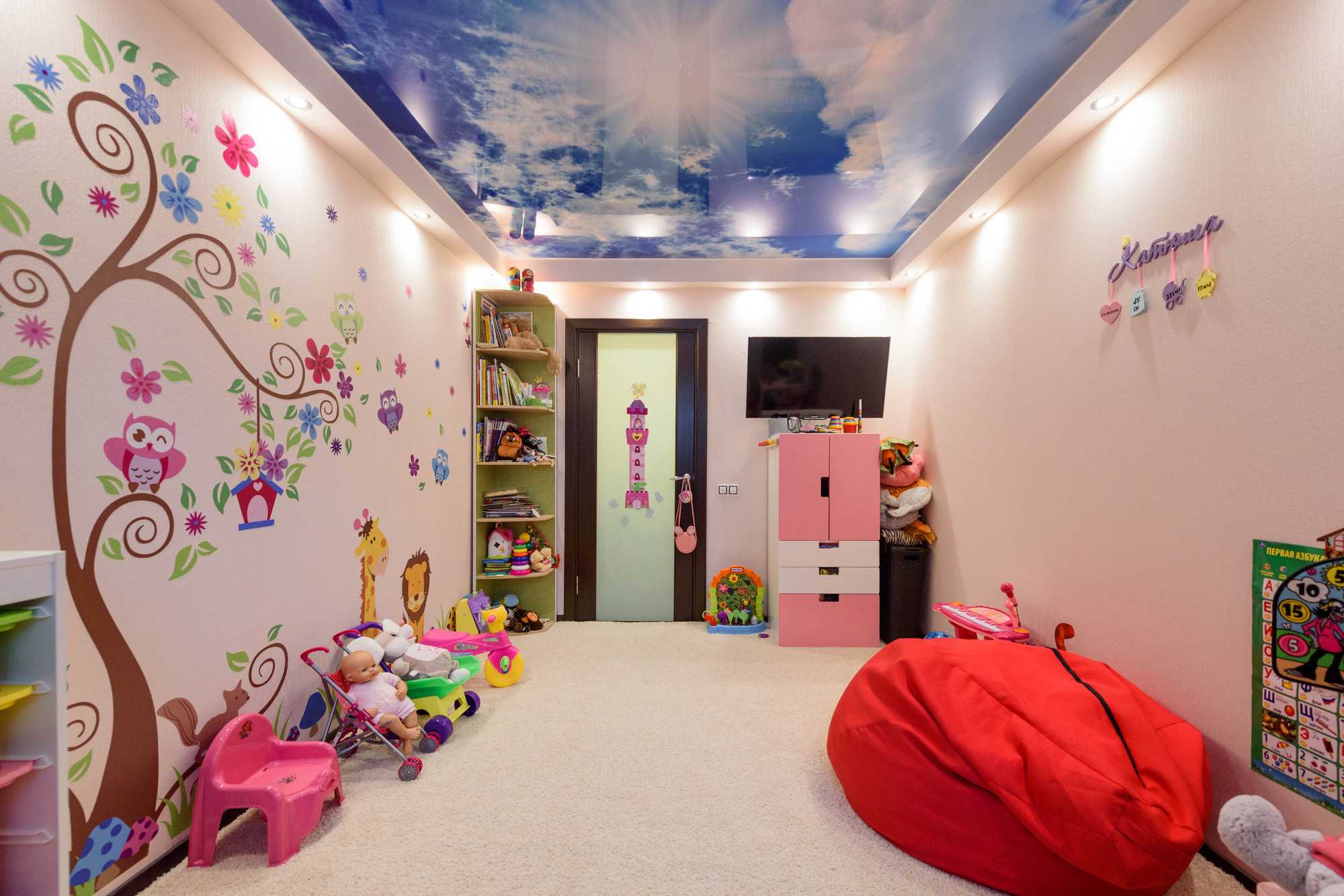 Потолок в детской комнате - варианты оформления потолка в детской