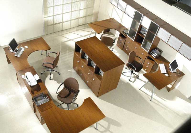 Как поставить 4 стола. Расстановка столов в офисе. Планировка офиса. Расстановка офисной мебели. Расстановка мебели в офисном кабинете.