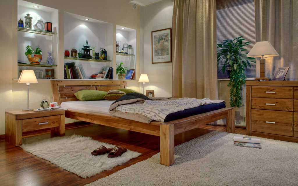 Двуспальная кровать из массива дерева: преимущества и недостатки