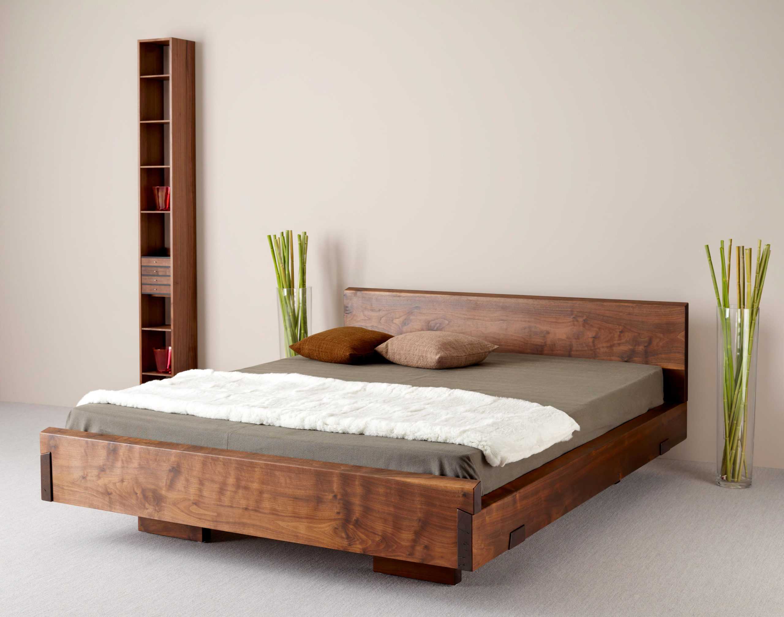 Как купить лучшую кровать из массива натурального дерева