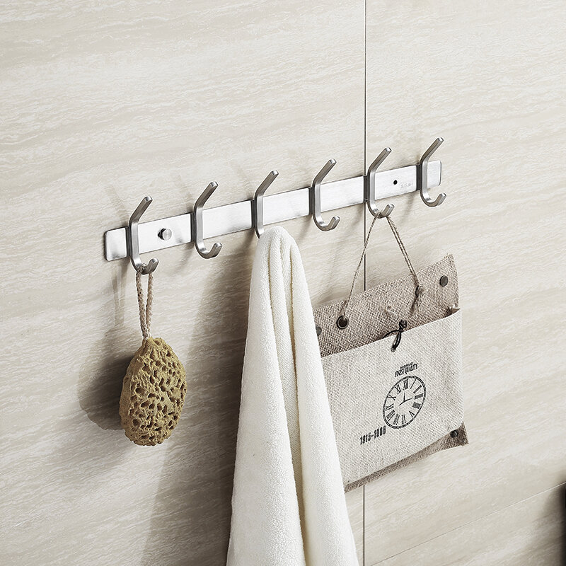 Деревянные и металлические настенные вешалки для полотенец в ванные комнаты бань и дачных домиков
