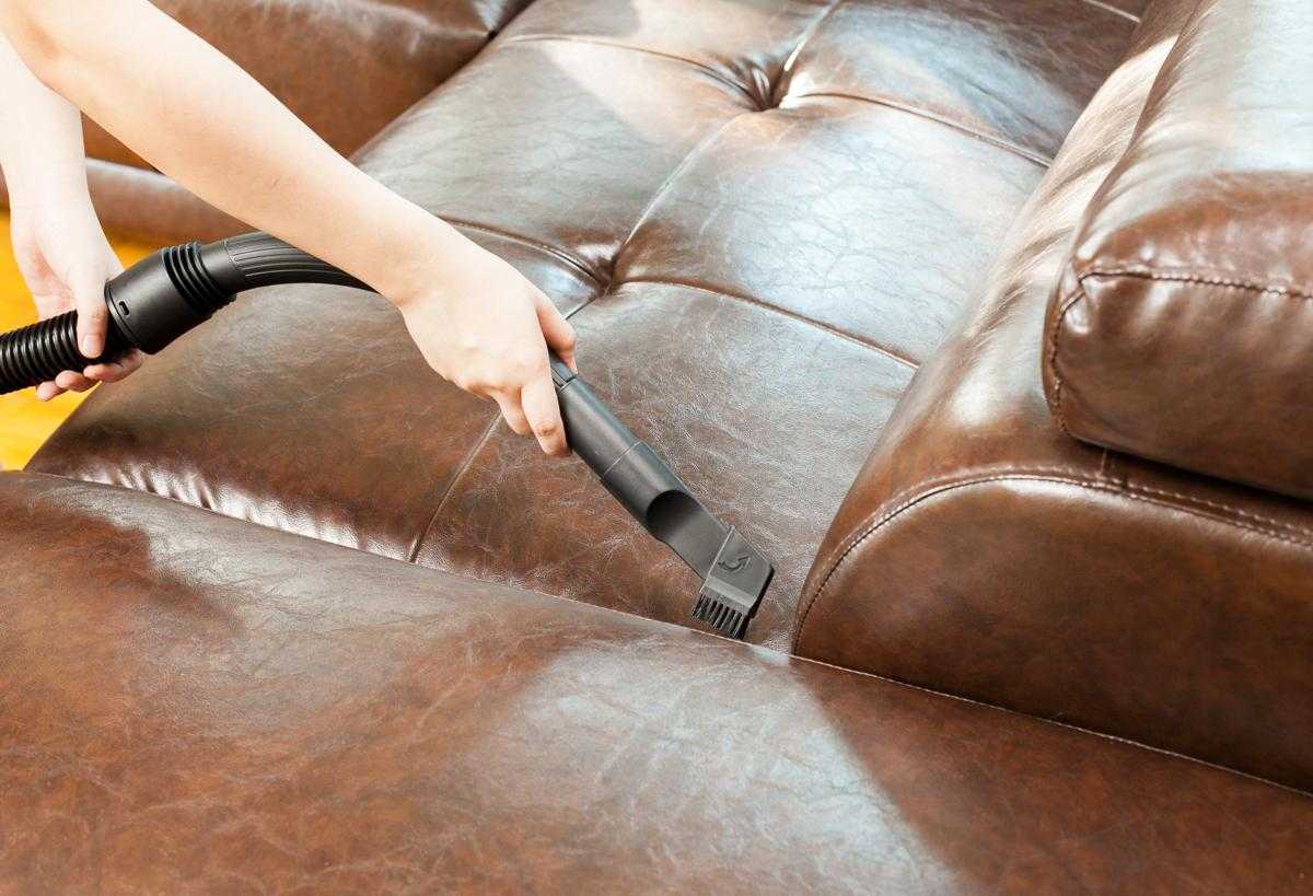 Как почистить диван от ручки в домашних условиях