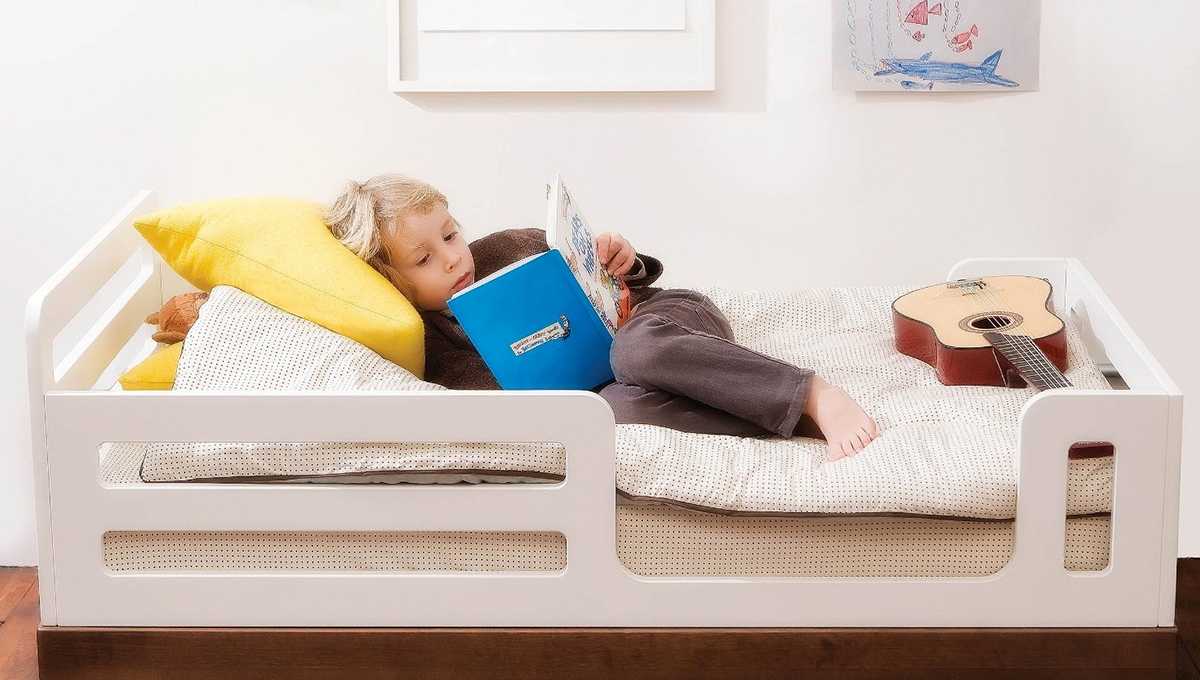 Как выбрать кровать для ребенка: советы по оборудованию детского спального места