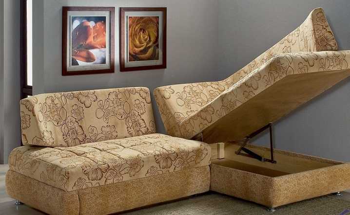 Угловой диван без подлокотников