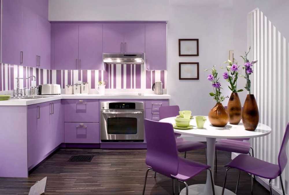 Фиолетовый цвет в интерьере (29 фото): с чем сочетаются фиолетовые стены и потолки в комнате? сочетание с лиловыми и коричневыми, синими и сливовыми тонами