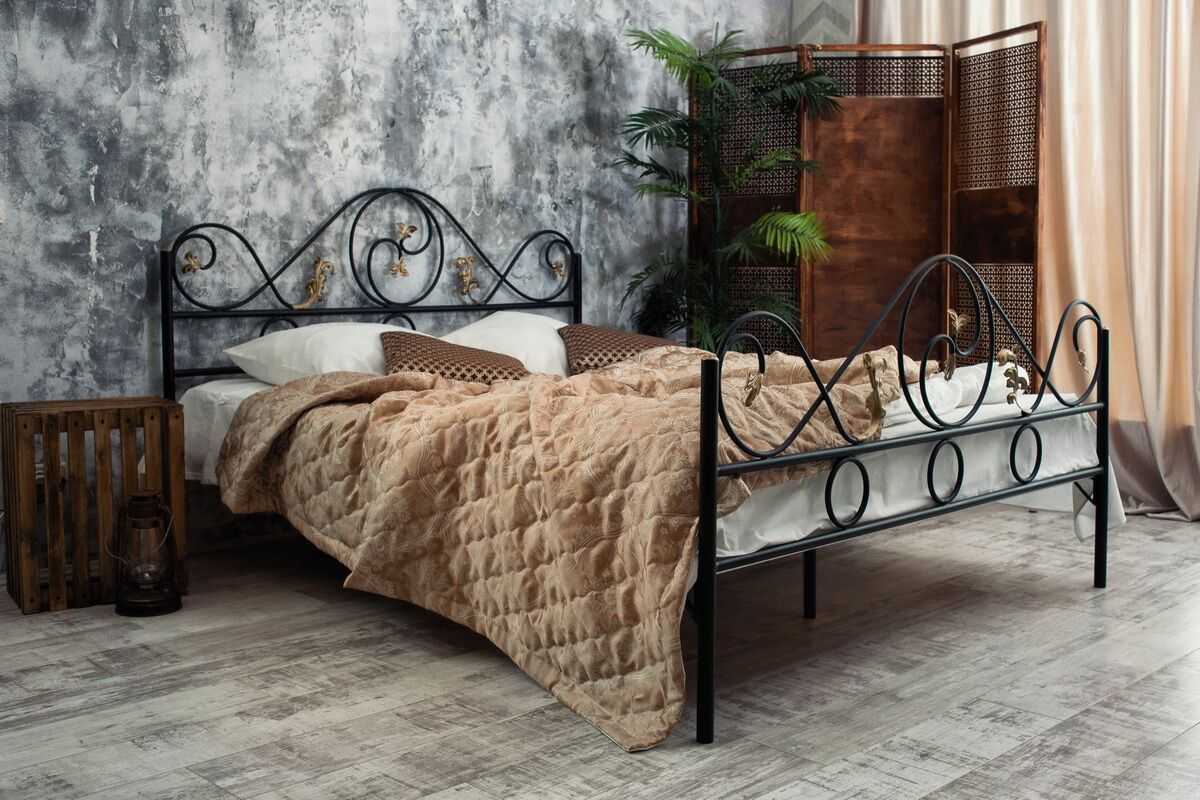 Кованые кровати: искусство красоты