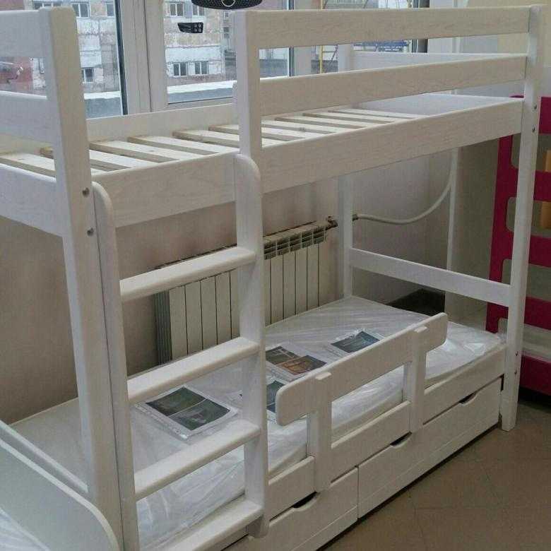 Детская кровать с бортиками – удобные, безопасные варианты с простым и особым стилем (110 фото)