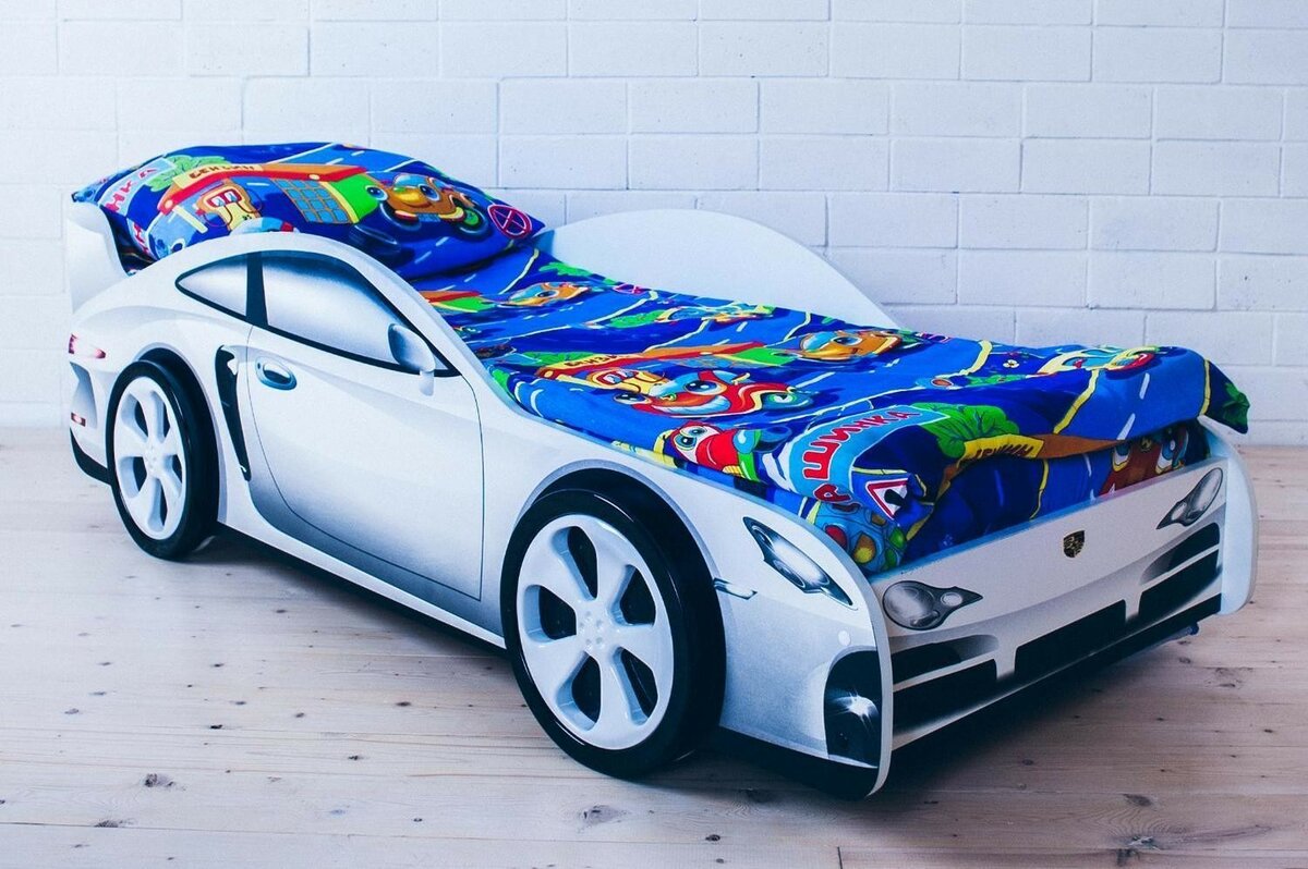 Кровать для мальчика в виде машины