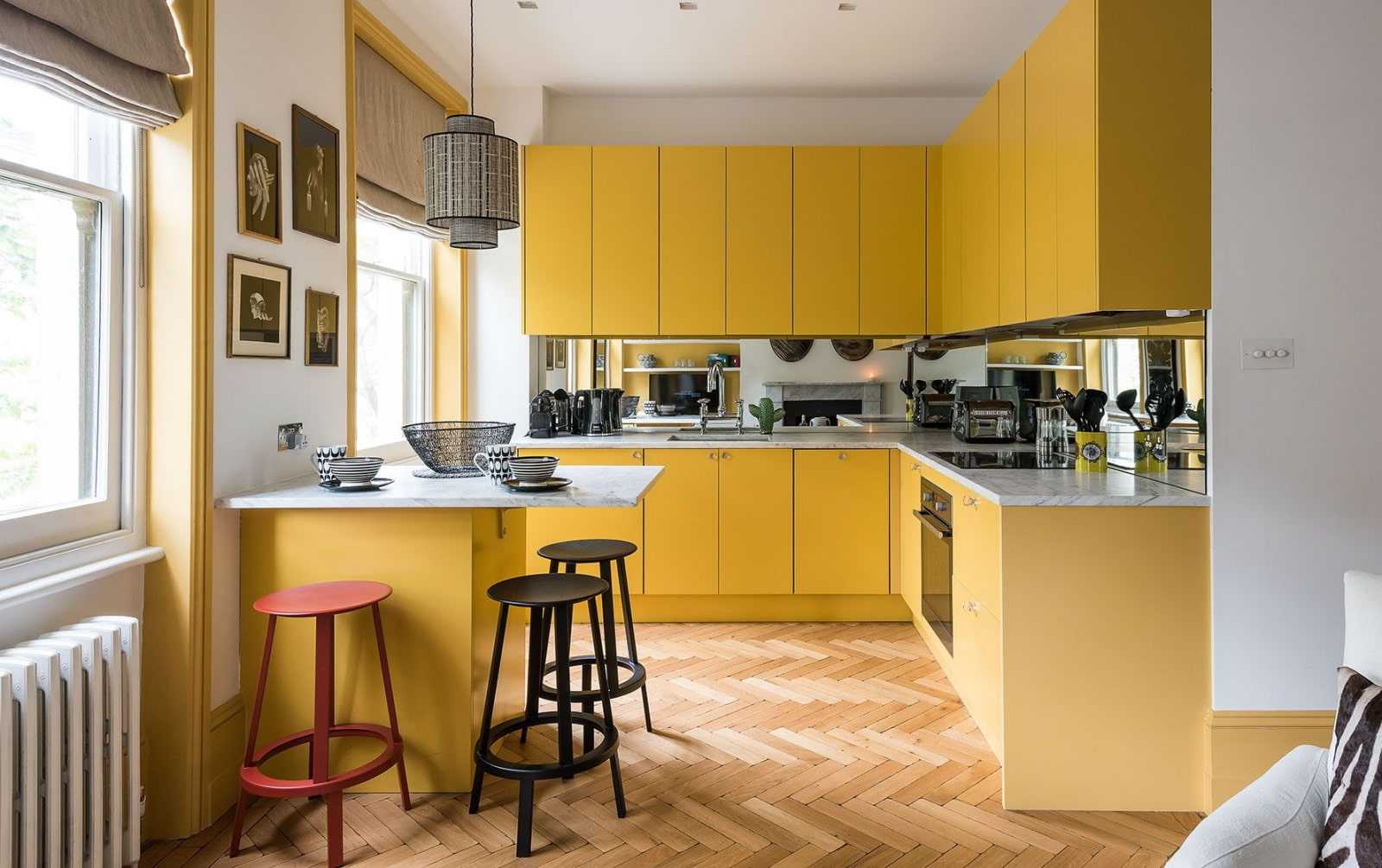 Кухня с желтыми стенами – позитивный интерьер круглый год