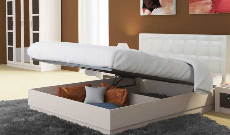 Кровать без изголовья: удобно ли, варианты использования в интерьере