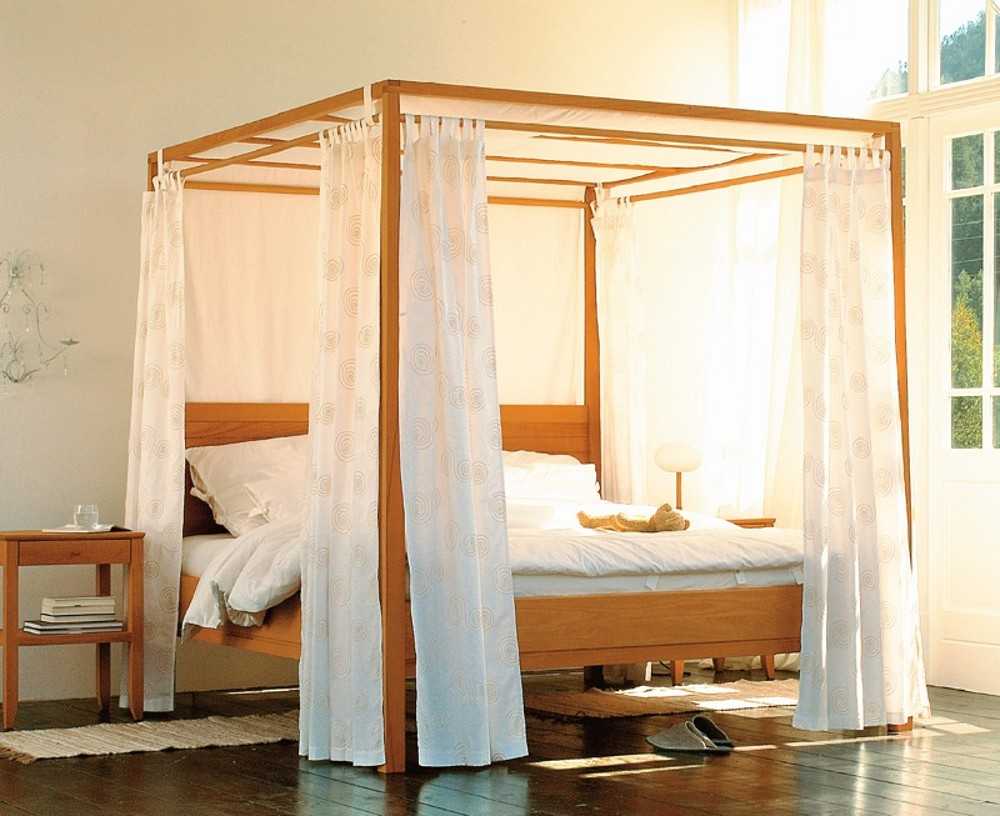 Особенности и описание кроватей с балдахинами