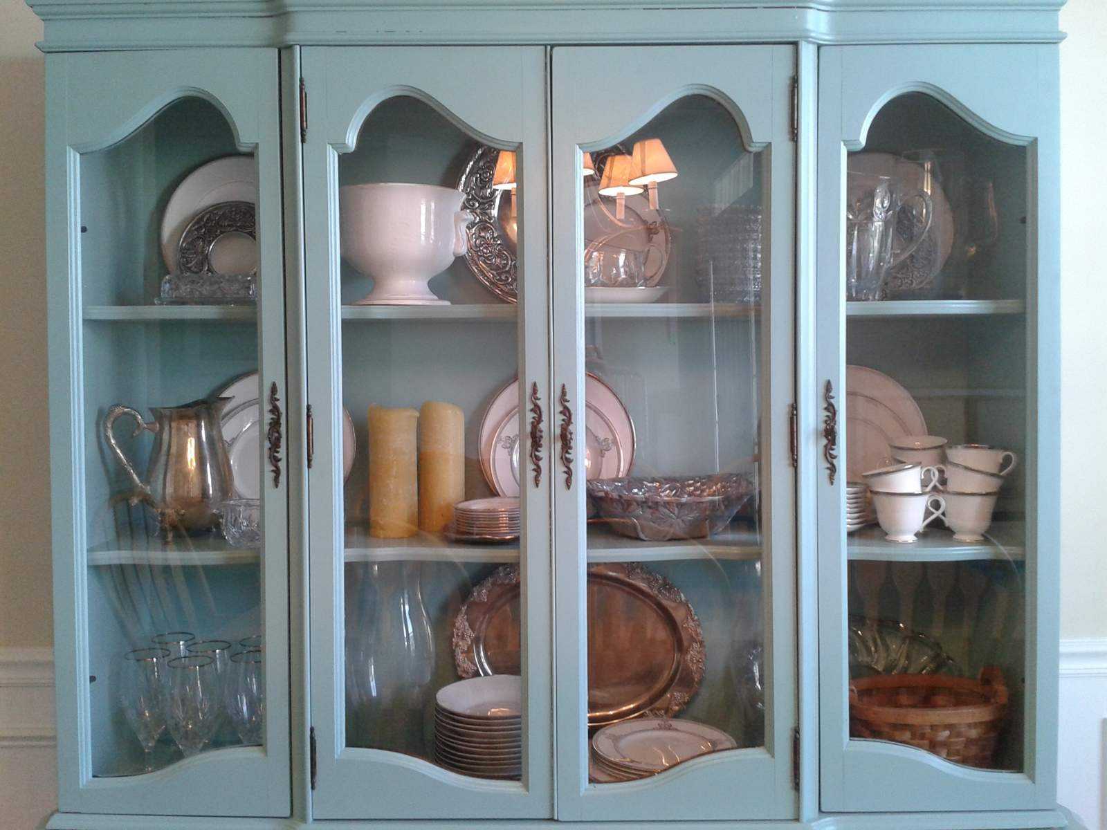 стеклянный кухонный навесной шкаф