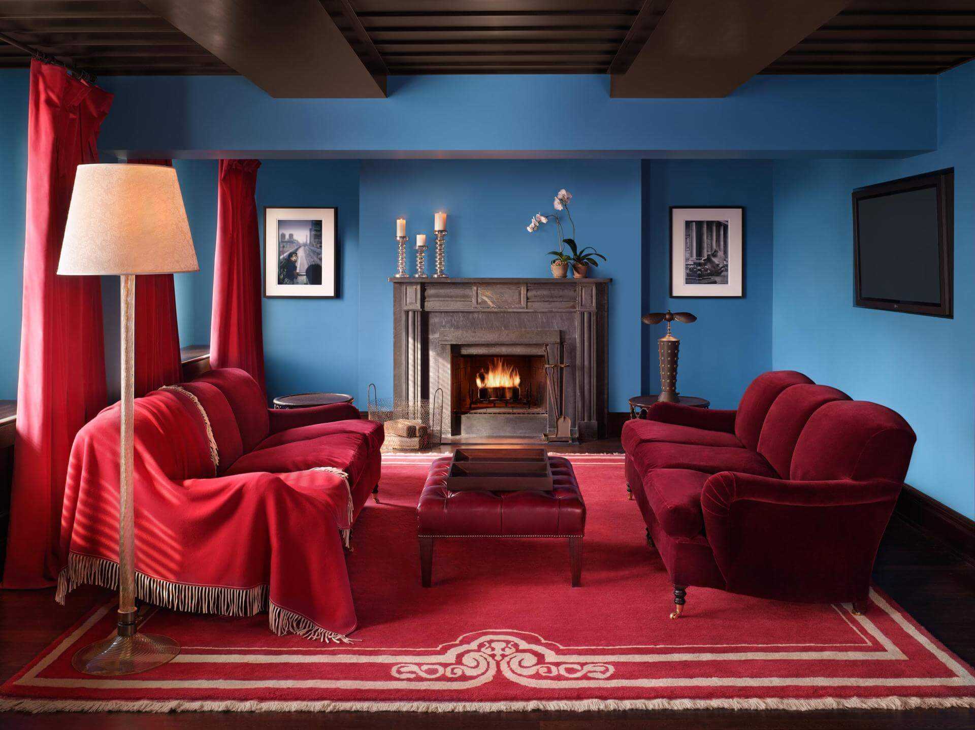 Бордовый цвет в интерьере (77 фото): с какими цветами он сочетается? бордовые стены винного оттенка и диван цвета марсала в гостиной