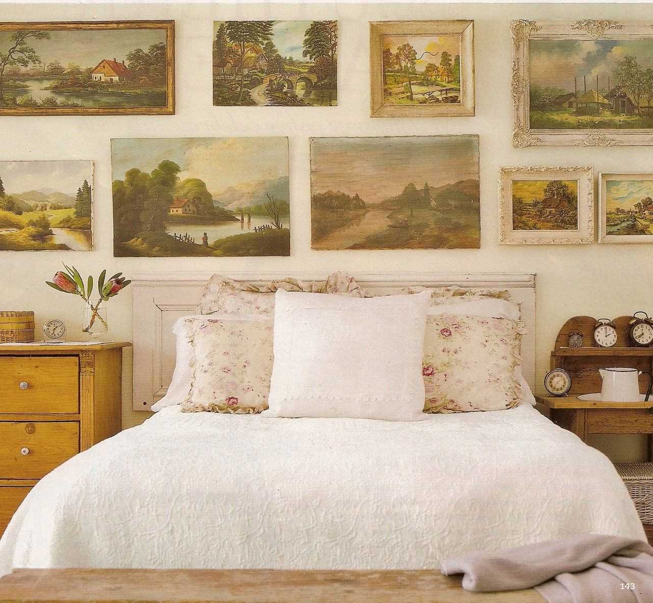 Картины для спальни (69 фото): модульные картины с пионами, какие можно вешать над кроватью, в интерьере семейной пары
