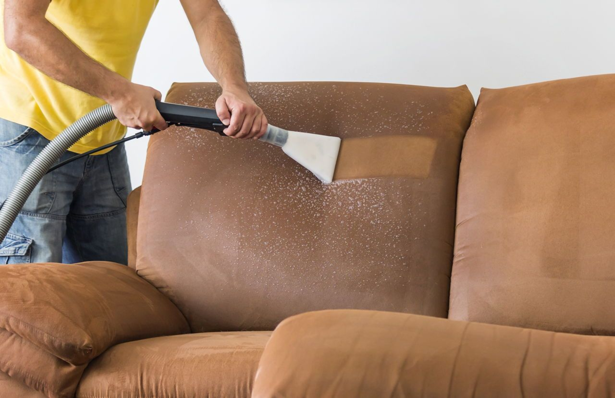 Как быстро и эффективно почистить мягкую мебель в домашних условиях? выбираем эффективные методы