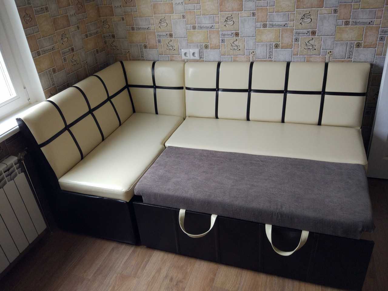 Угловой диван на кухню со спальным местом