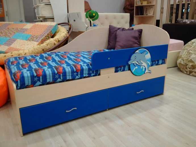 Кровать "дельфин" с ящиками: отзывы родителей